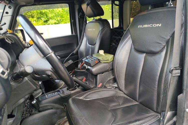Used Jeep Wrangler 2017 3.6L Rubicon Four-Door Comfort Edition Left Front Seat