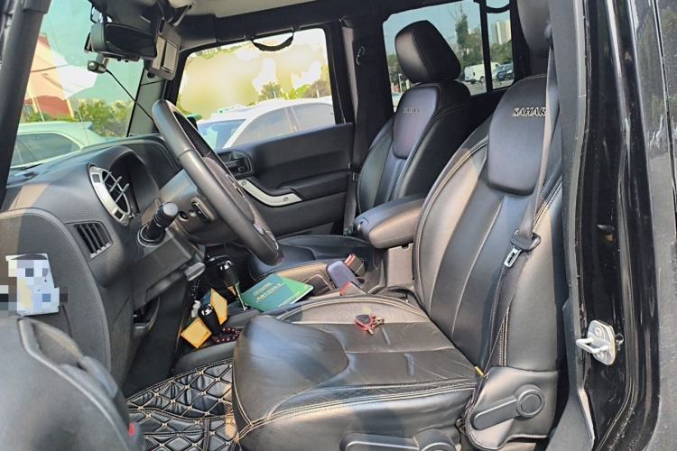 Used Jeep Wrangler 2017 3.0L Sahara Four-Door Comfort Edition Left Front Seat