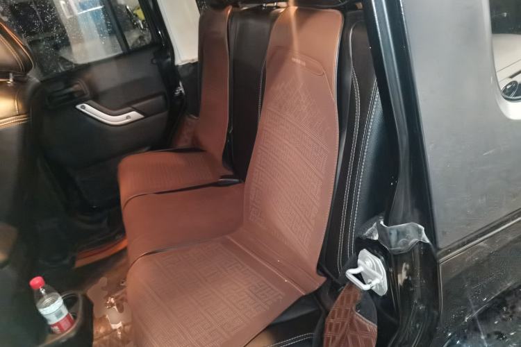 Used Jeep Wrangler 2017 3.0L Sahara Four-Door Comfort Edition Left Rear Seat