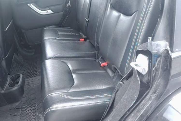 Used Jeep Wrangler 2017 3.0L Sahara Four-Door Comfort Edition Left Rear Seat