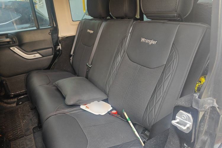 Used Jeep Wrangler 2017 3.0L Sahara Four-Door Comfort Edition Left Rear Seat