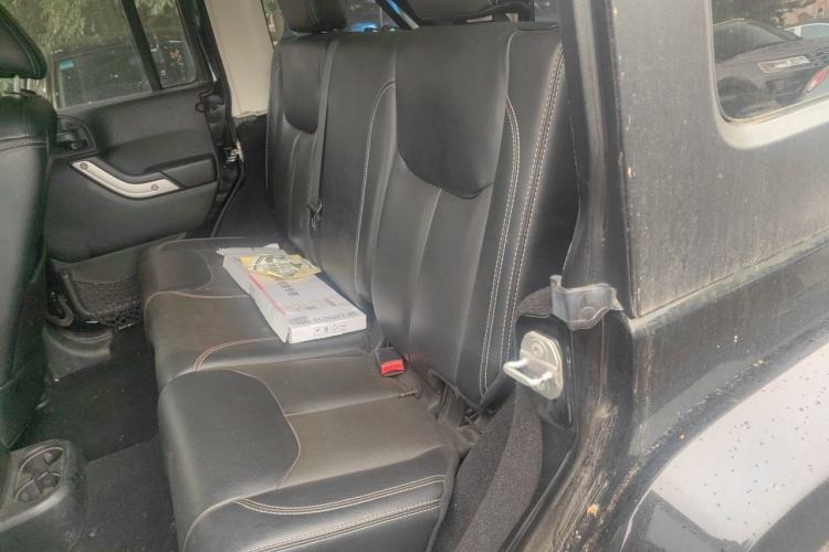 Used Jeep Wrangler 2017 3.0L Sahara Four-Door Comfort Edition Left Rear Seat