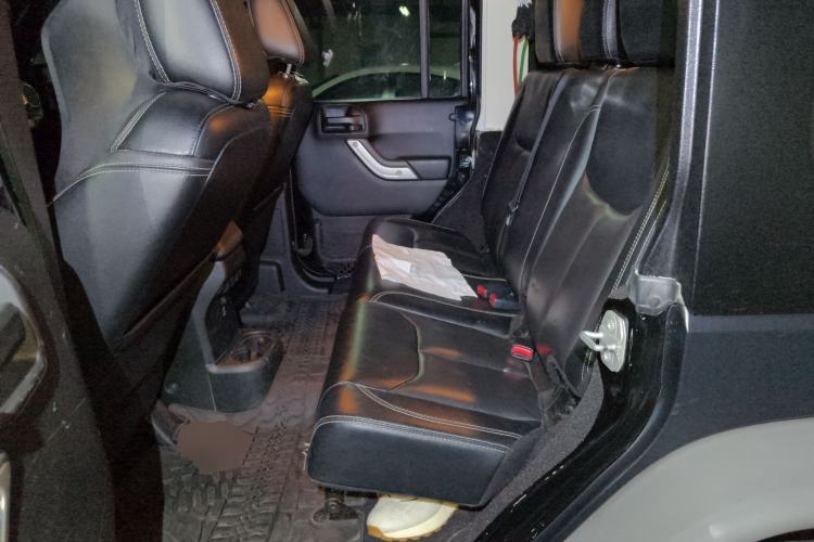 Used Jeep Wrangler 2017 3.0L Sahara Four-Door Comfort Edition Left Rear Seat