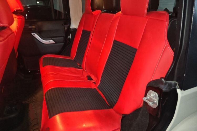 Used Jeep Wrangler 2017 3.0L Sahara Four-Door Comfort Edition Left Rear Seat