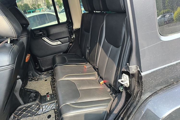Used Jeep Wrangler 2017 3.0L Sahara Four-Door Comfort Edition Left Rear Seat