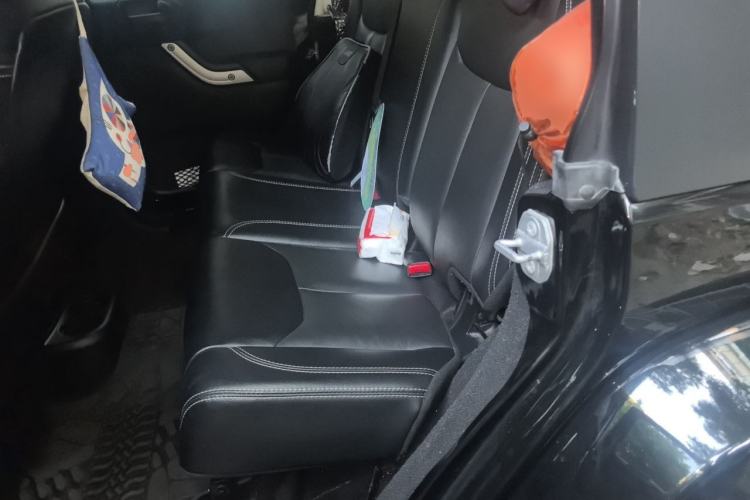 Used Jeep Wrangler 2017 3.0L Sahara Four-Door Comfort Edition Left Rear Seat