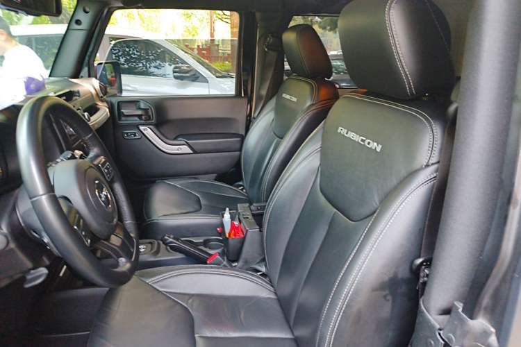 Used Jeep Wrangler 2017 3.6L Rubicon Two-Door Comfort Edition Left Rear Seat
