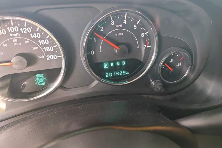 Used Jeep Wrangler 2017 3.6L Rubicon Four-Door Comfort Edition Odometer Close Up