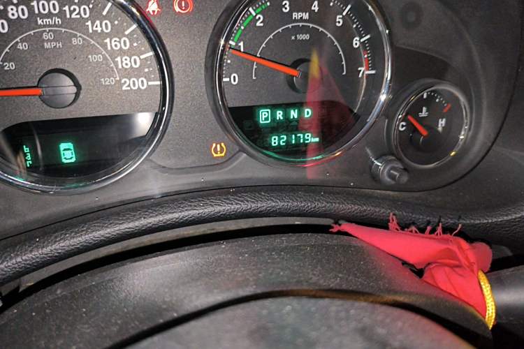 Used Jeep Wrangler 2017 3.0L Sahara Four-Door Comfort Edition Odometer Close Up