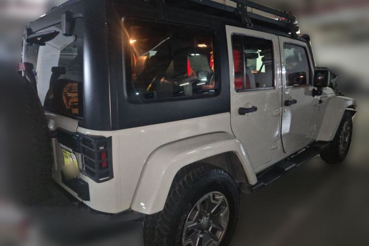 Used Jeep Wrangler 2017 3.0L Sahara Four-Door Comfort Edition Rear Right 45 Deg