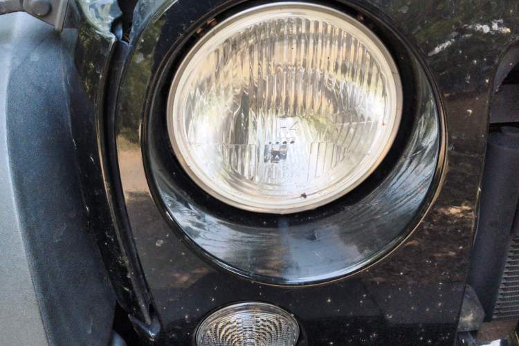 Used Jeep Wrangler 2017 3.6L Rubicon Four-Door Comfort Edition Right Front Headlight
