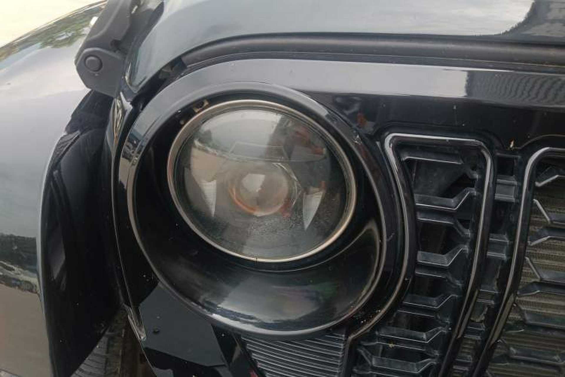 Used Jeep Wrangler 2017 3.0L Sahara Four-Door Comfort Edition Right Front Headlight