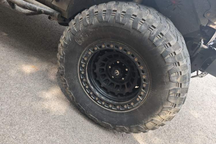 Used Jeep Wrangler 2017 3.6L Rubicon Four-Door Comfort Edition Right Front Wheel Hub