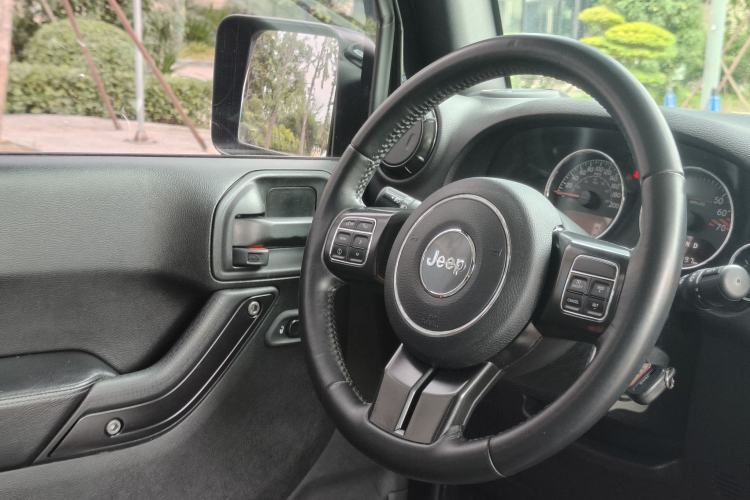 Used Jeep Wrangler 2017 3.6L Rubicon Recon 10th Anniversary Limited Collector's Edition Steering Wheel