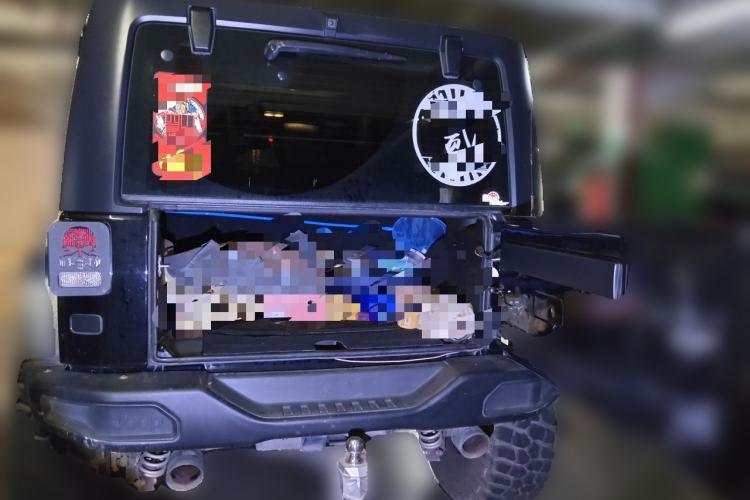 Used Jeep Wrangler 2017 3.6L Rubicon Four-Door Comfort Edition Trunk
