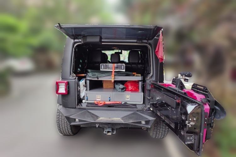 Used Jeep Wrangler 2017 3.0L Sahara Four-Door Comfort Edition Trunk