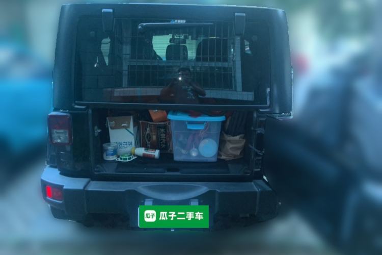 Used Jeep Wrangler 2017 3.0L Sahara Four-Door Comfort Edition Trunk