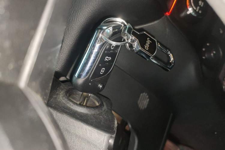 Used Jeep Wrangler 2017 3.0L Sahara Four-Door Comfort Edition Vehicle Key