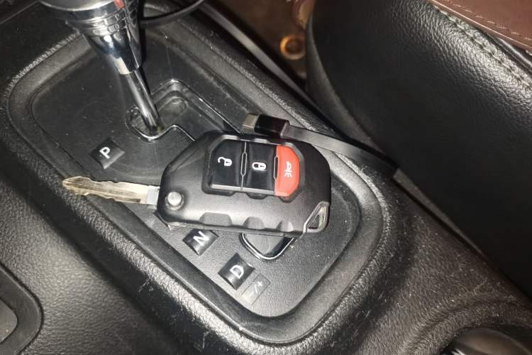 Used Jeep Wrangler 2017 3.0L Sahara Four-Door Comfort Edition Vehicle Key