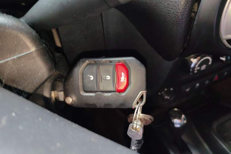 Used Jeep Wrangler 2017 3.0L Sahara Four-Door Comfort Edition Vehicle Key