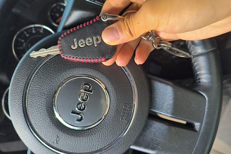 Used Jeep Wrangler 2017 3.0L Sahara Four-Door Comfort Edition Vehicle Key