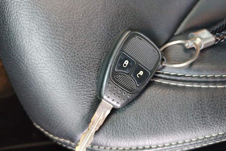 Used Jeep Wrangler 2017 3.6L Rubicon Two-Door Comfort Edition Vehicle Key