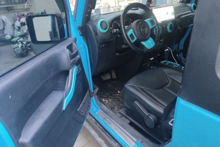 Used Jeep Wrangler 2017 3.6L Rubicon Two-Door Comfort Edition Driver Seat