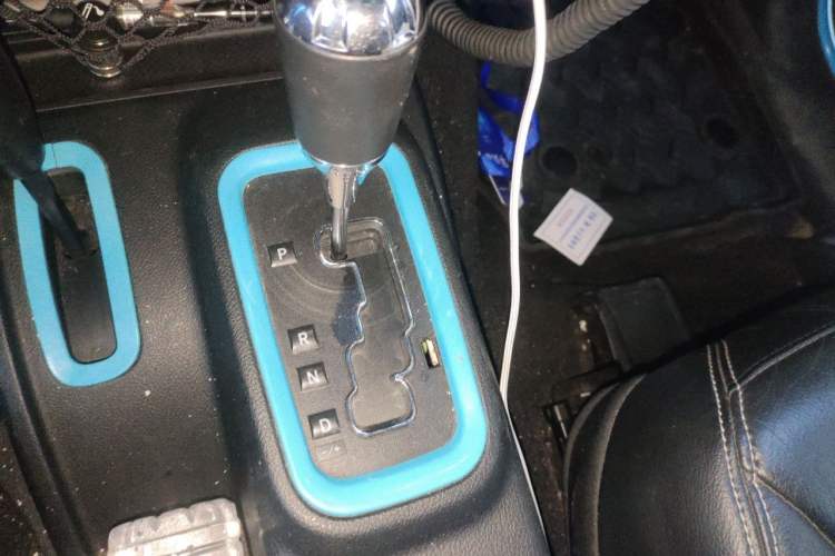 Used Jeep Wrangler 2017 3.6L Rubicon Two-Door Comfort Edition Gear Lever