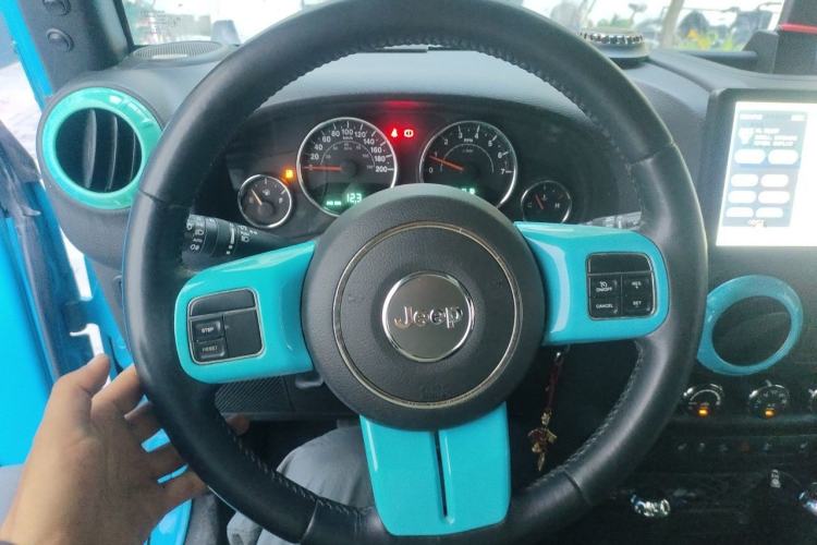Used Jeep Wrangler 2017 3.6L Rubicon Two-Door Comfort Edition Steering Wheel