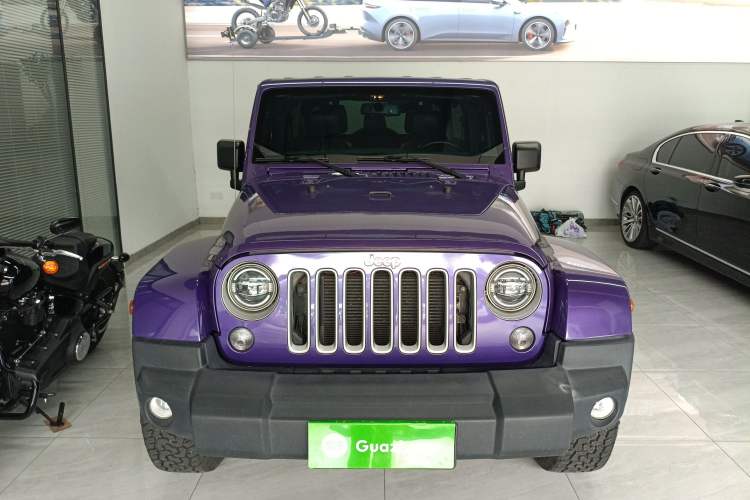 Used Jeep Wrangler 2017 3.0L Sahara Four-Door Comfort Edition Front
