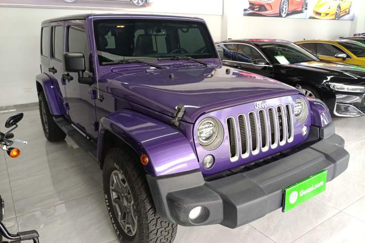 Used Jeep Wrangler 2017 3.0L Sahara Four-Door Comfort Edition Front Right 45 Deg