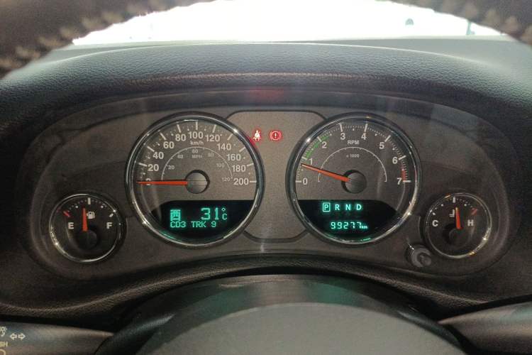 Used Jeep Wrangler 2017 3.0L Sahara Four-Door Comfort Edition Instrument Cluster