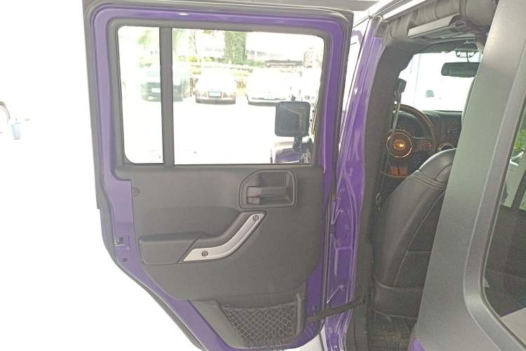 Used Jeep Wrangler 2017 3.0L Sahara Four-Door Comfort Edition Left Rear Door Interior