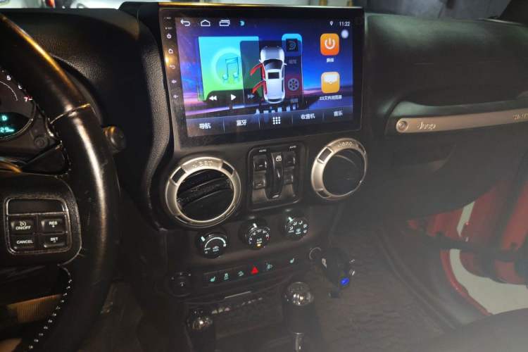Used Jeep Wrangler 2017 3.0L Sahara Four-Door Comfort Edition Audio And AC Panel