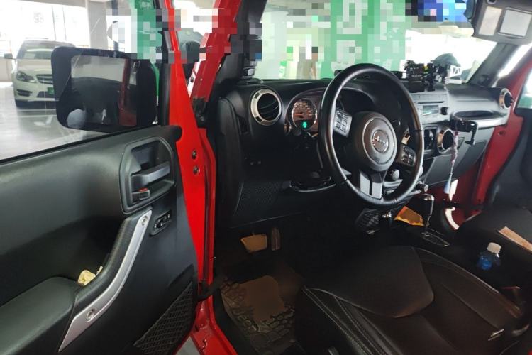 Used Jeep Wrangler 2017 3.6L Rubicon Four-Door Comfort Edition Driver Seat