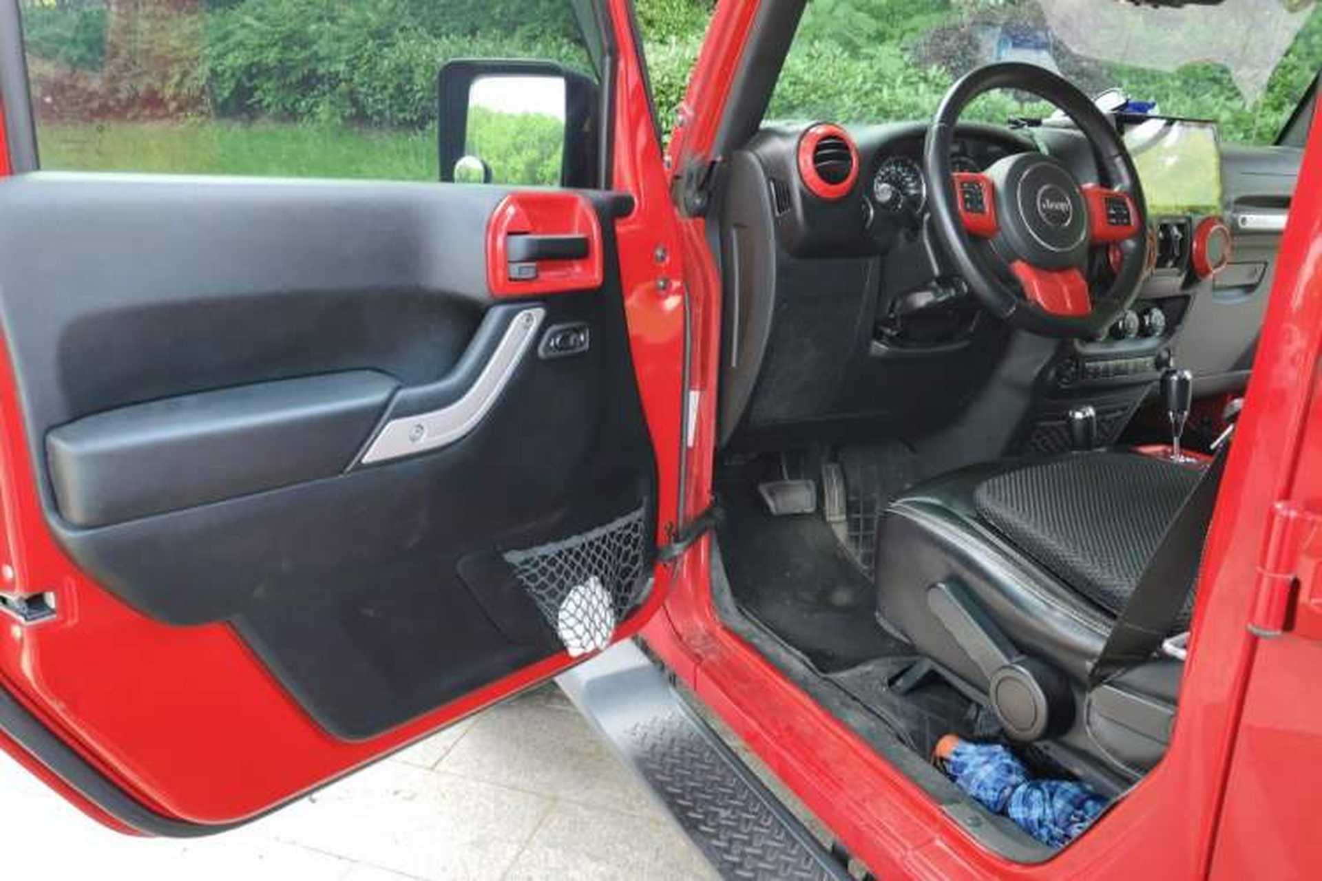 Used Jeep Wrangler 2017 3.0L Sahara Four-Door Comfort Edition Driver Seat