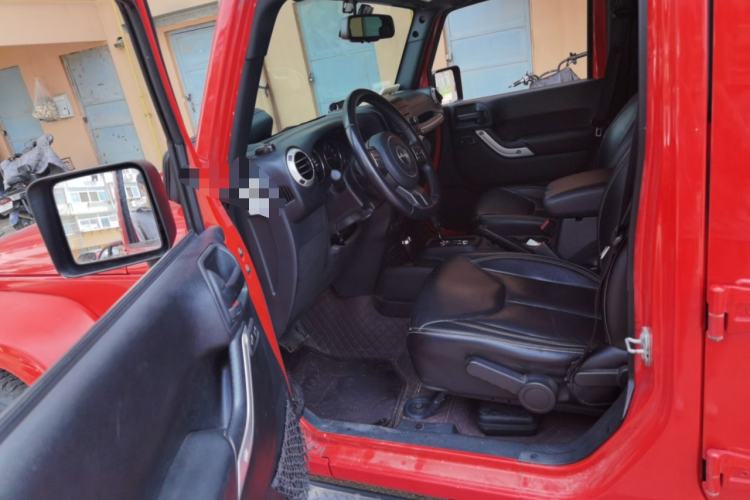 Used Jeep Wrangler 2017 3.0L Sahara Four-Door Comfort Edition Driver Seat