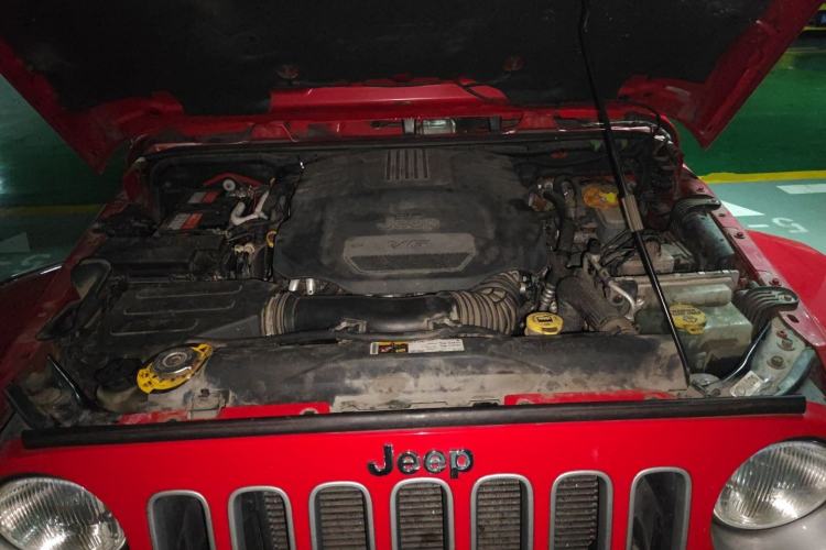 Used Jeep Wrangler 2017 3.0L Sahara Four-Door Comfort Edition Engine Bay
