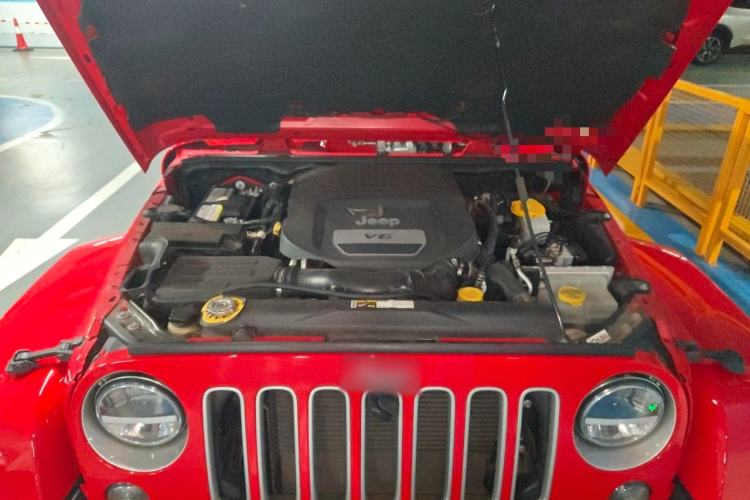 Used Jeep Wrangler 2017 3.0L Sahara Four-Door Comfort Edition Engine Bay