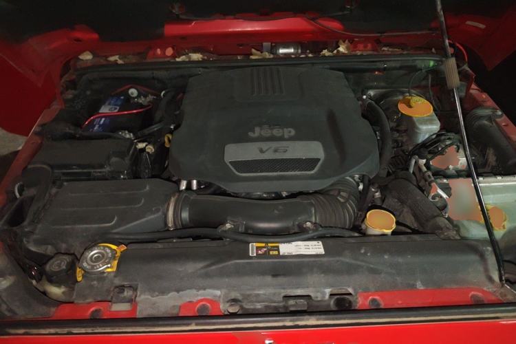 Used Jeep Wrangler 2017 3.6L Rubicon Four-Door Comfort Edition Engine Bay