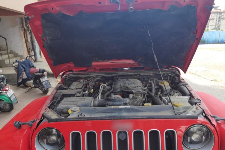Used Jeep Wrangler 2017 3.0L Sahara Four-Door Comfort Edition Engine Bay