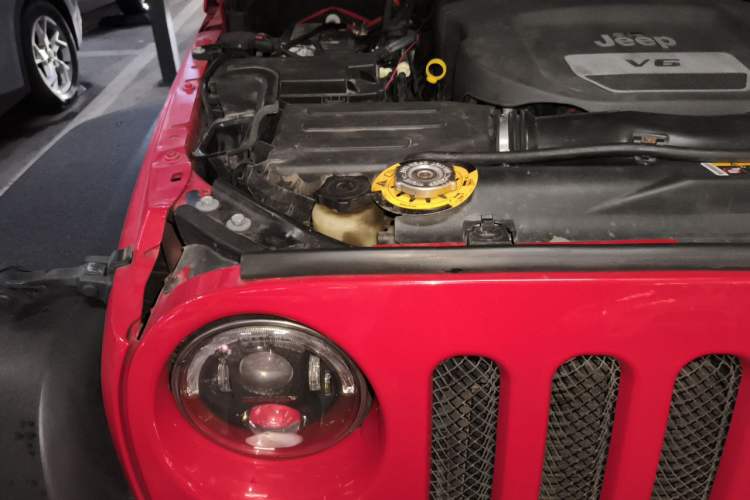 Used Jeep Wrangler 2017 3.6L Rubicon Four-Door Comfort Edition Engine Bay Right