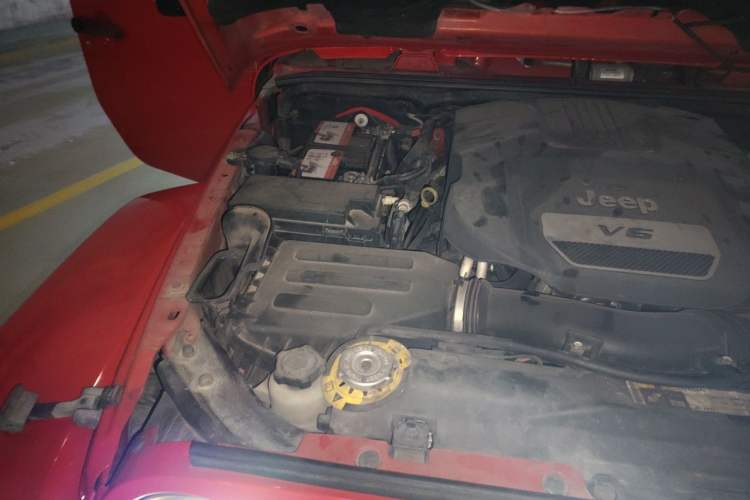 Used Jeep Wrangler 2017 3.0L Sahara Four-Door Comfort Edition Engine Bay Right