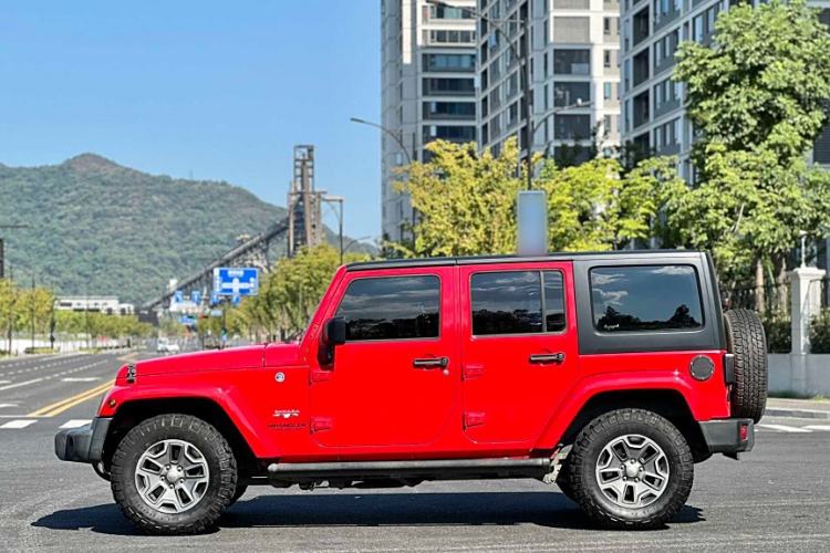 Used Jeep Wrangler 2017 3.0L Sahara Four-Door Comfort Edition Exterior 1