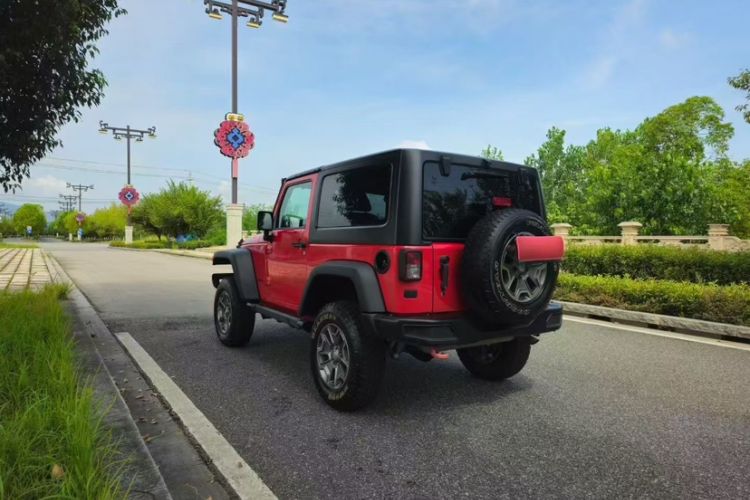 Used Jeep Wrangler 2017 3.6L Rubicon Two-Door Comfort Edition Exterior 2