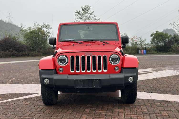 Used Jeep Wrangler 2017 3.0L Sahara Four-Door Comfort Edition Exterior 2