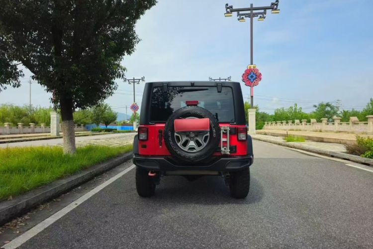 Used Jeep Wrangler 2017 3.6L Rubicon Two-Door Comfort Edition Exterior 3