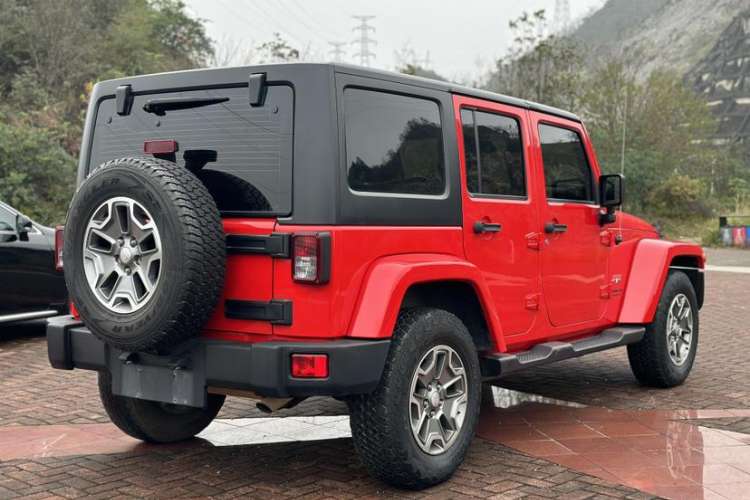 Used Jeep Wrangler 2017 3.0L Sahara Four-Door Comfort Edition Exterior 3