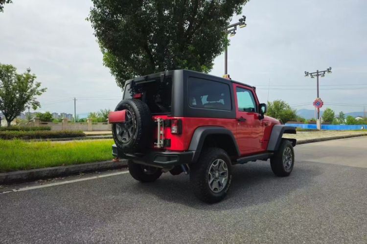 Used Jeep Wrangler 2017 3.6L Rubicon Two-Door Comfort Edition Exterior 4