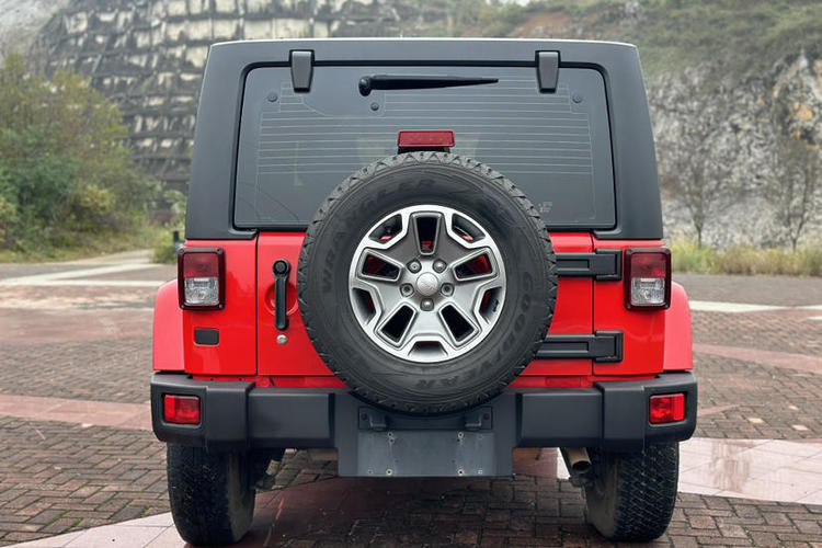 Used Jeep Wrangler 2017 3.0L Sahara Four-Door Comfort Edition Exterior 4